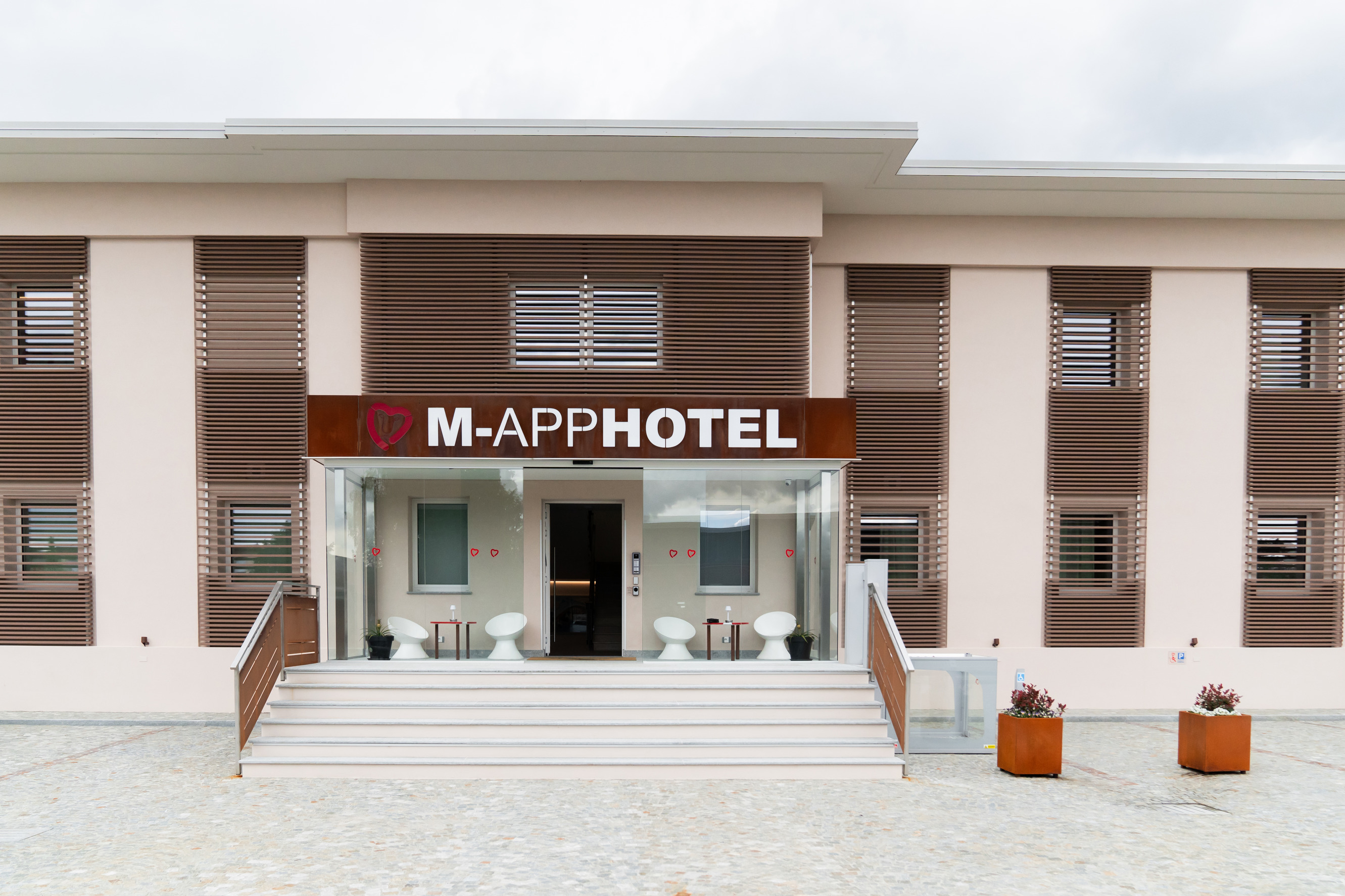 M-APPHOTEL